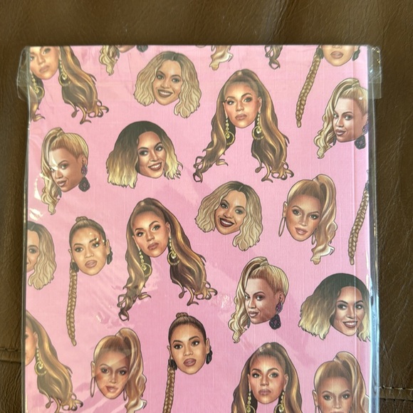 Beyoncé Notebook 8x6 - Picture 2 of 2